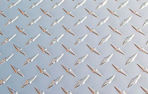 Алюминиевый лист риф. 2х1200х2000 бриллиант, чечевица (АМг3Н2Р) (фото)